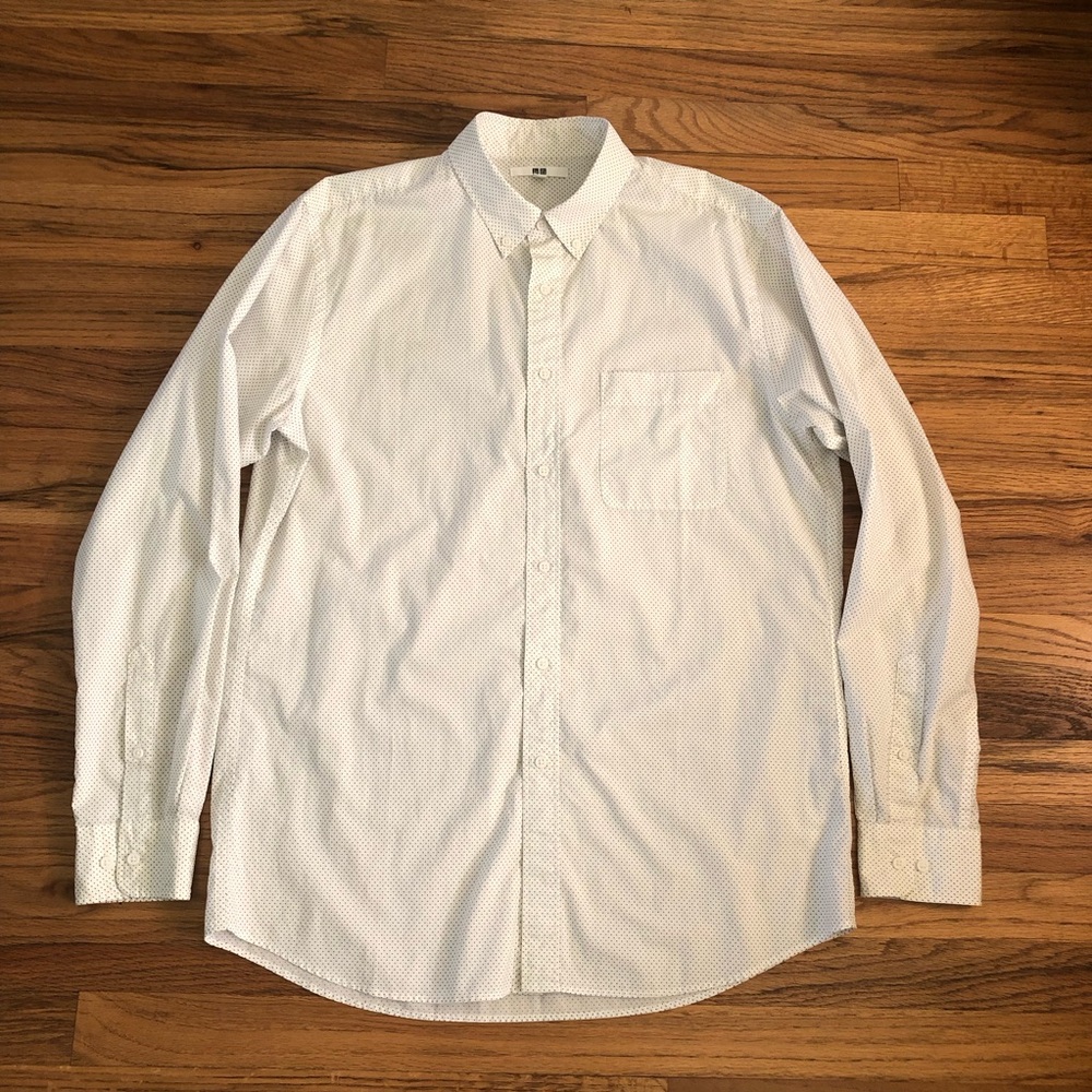 Never worn Uniqlo men’s long sleeve button down shirt white black dots large